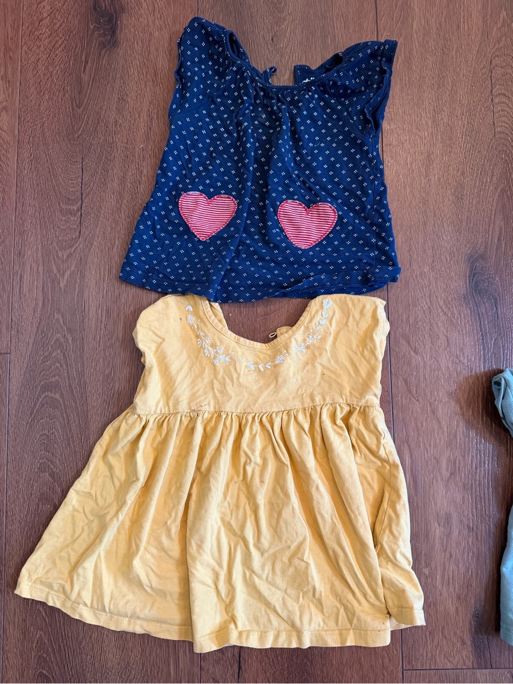 Rachel and Zoe 4 T shirts